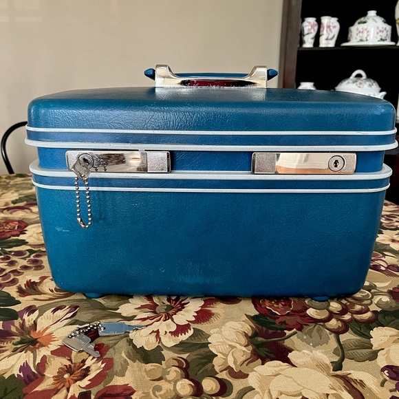 Samsonite Bags Vintage Samsonite Beauty Cosmetic Train Case Classic